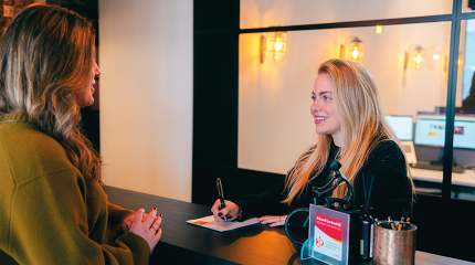 man en vrouw gesprek