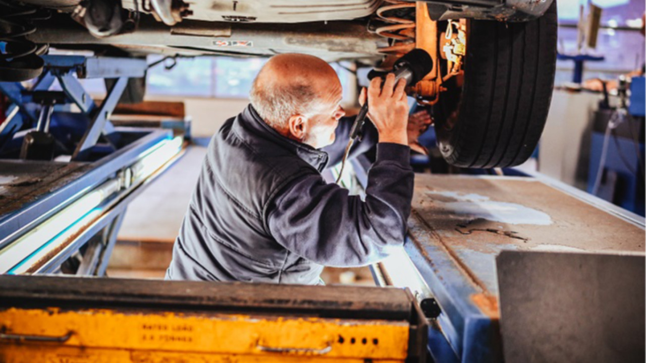 Neutraal APK Station van Rijssel  Best afbeelding 1 Neutraal APK Station van Rijssel  Best afbeelding 1