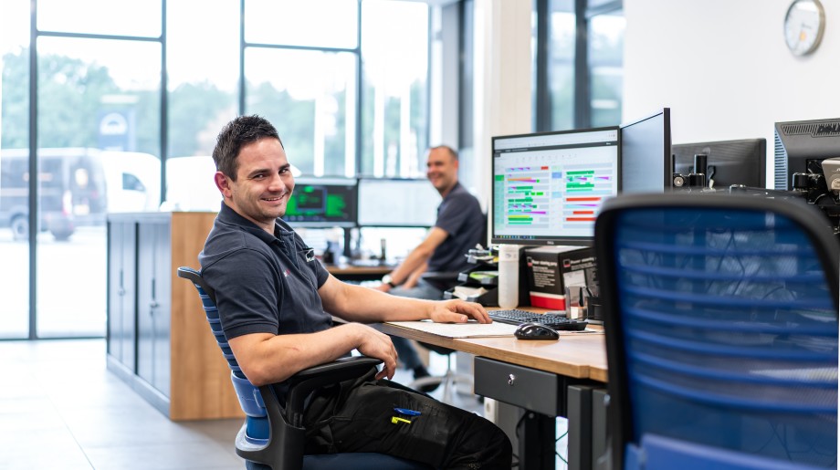 Den Engelsen Bedrijfswagens Eindhoven afbeelding 2