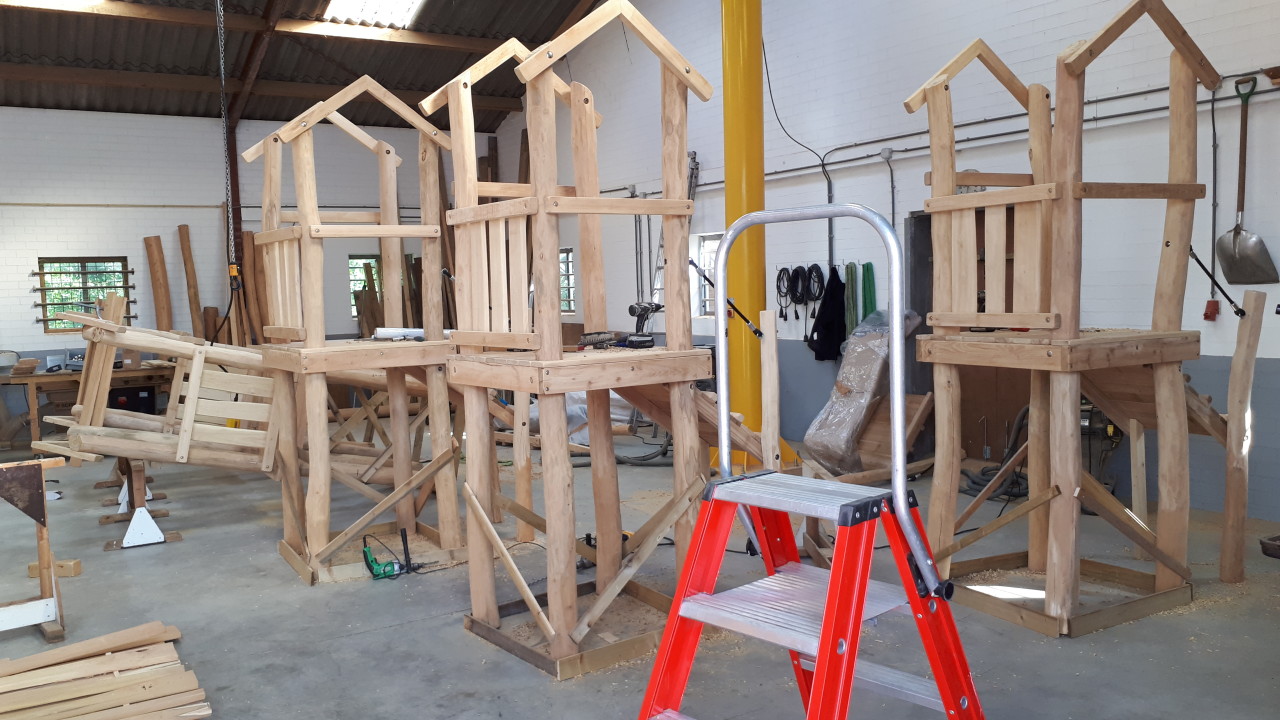 Van de Wal houthandel/buitenspeelgoed B.V. DIESSEN afbeelding 1