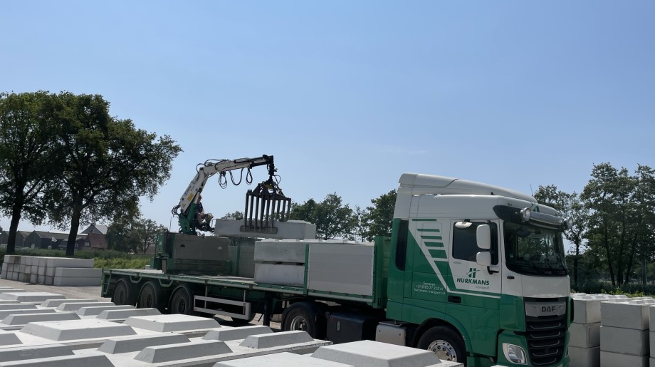 Hurkmans Transport- en Handelsmaatschappij B.V. Someren afbeelding 2