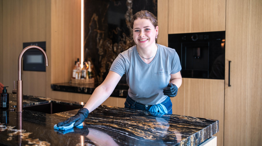 Schoonmaakbedrijf van Hout REUSEL afbeelding 4