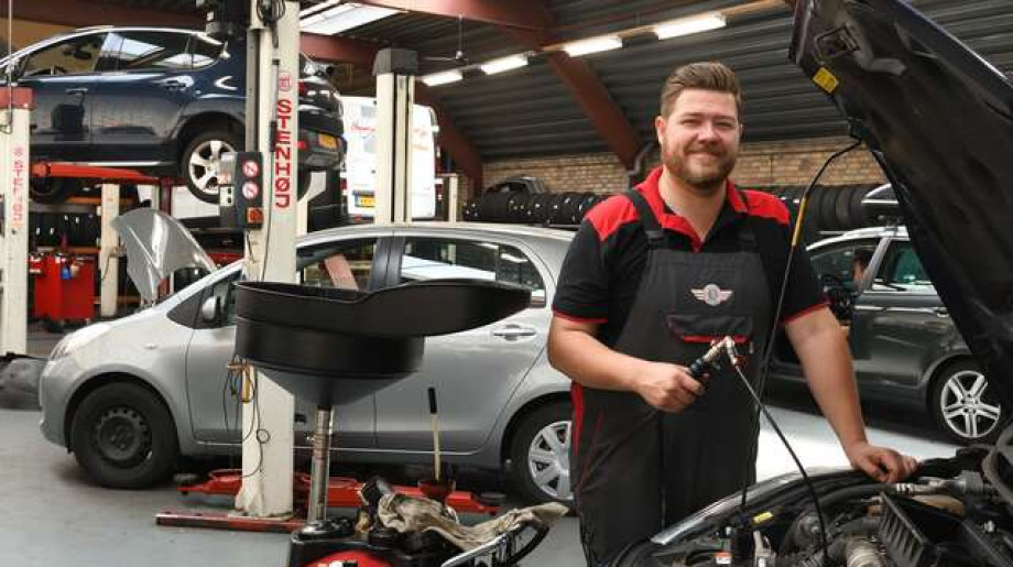 Garage Bert Bruil Son en breugel afbeelding 4