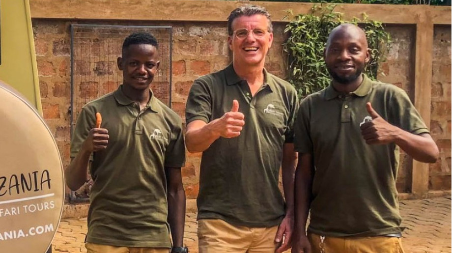 Bright Tanzania Private climbing & safari tours B.V. Valkenswaard afbeelding 2