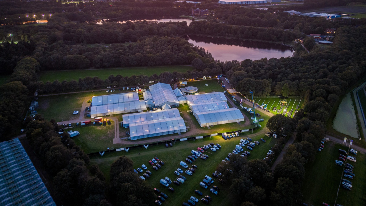 Aalster Tentenbedrijf van der Werff B.V. Valkenswaard afbeelding 1