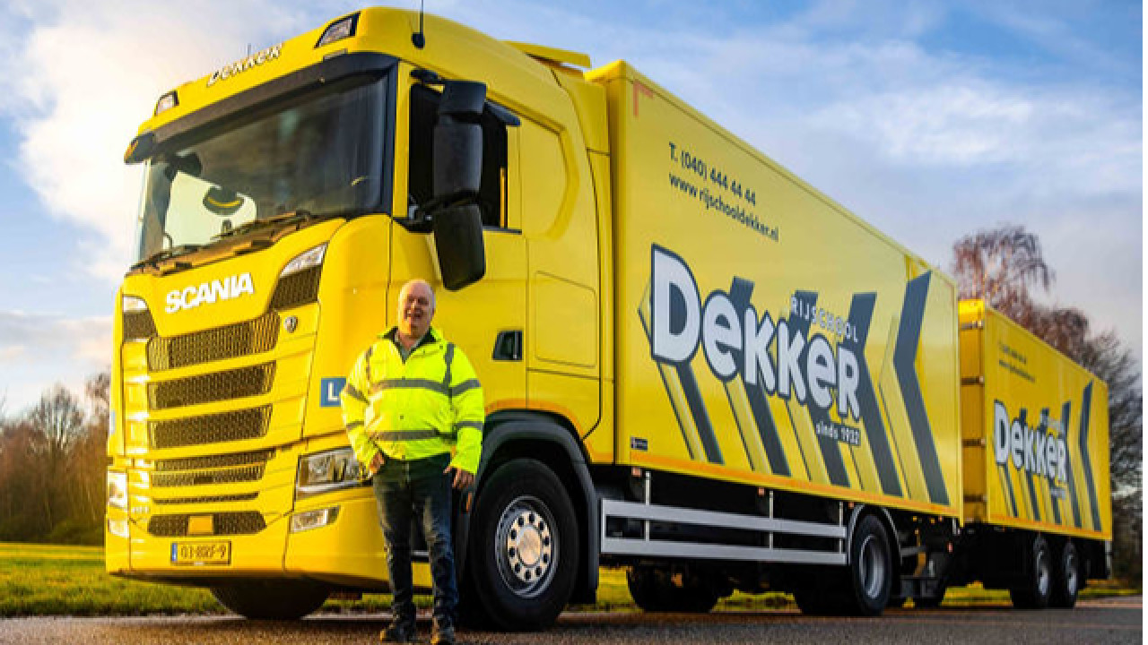 Allroad en Rijschool Dekker Eindhoven afbeelding 1