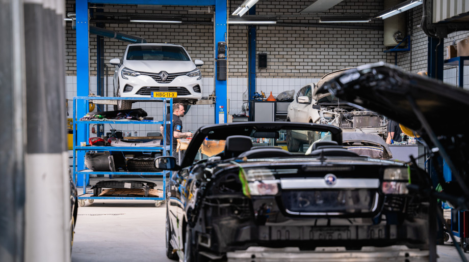 Autoschade Van Raaij & Box VOF Eersel afbeelding 2